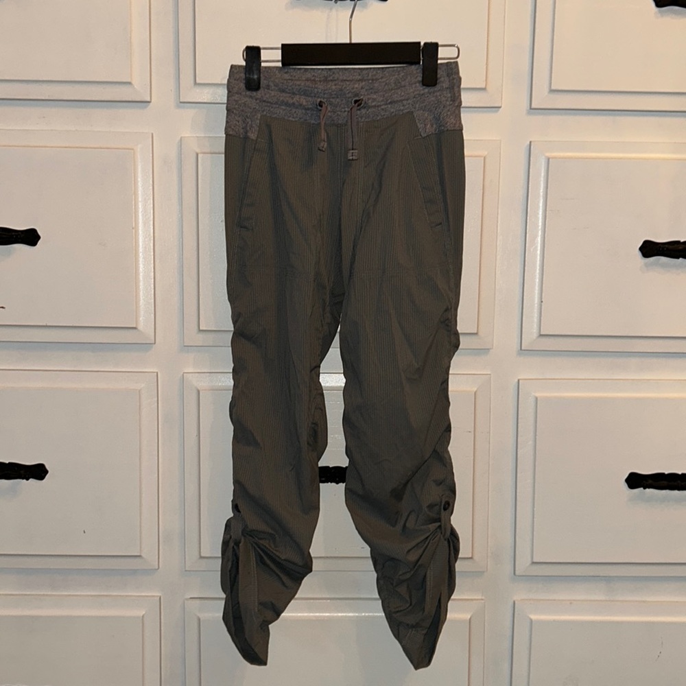 IVVIVA BY LULULEMON GIRL’S DANCE PARTY PANTS SZ 10